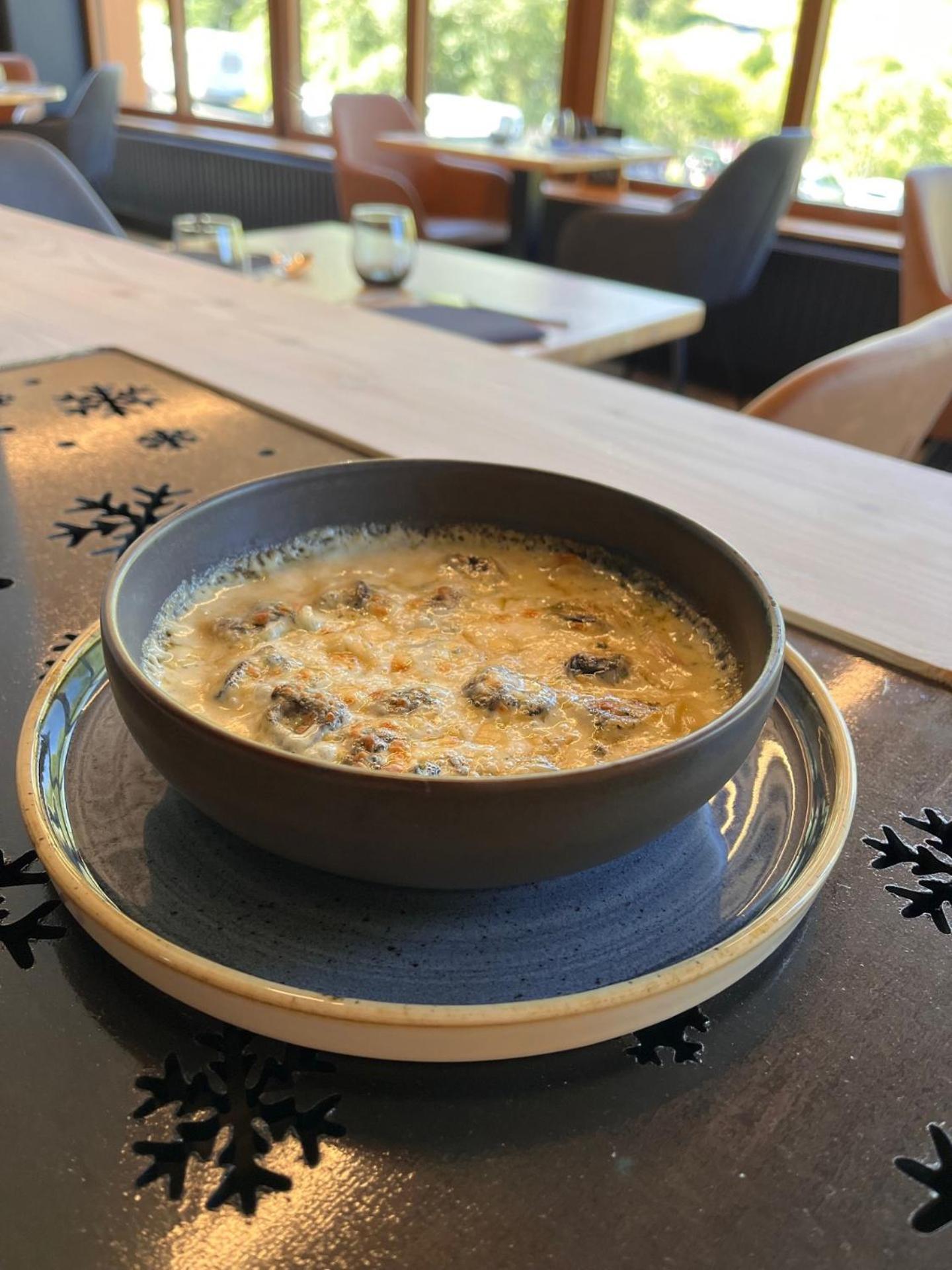 Hotel Du Puy Ferrand , Restaurant La Table De L'Ours Le Mont-Dore Luaran gambar