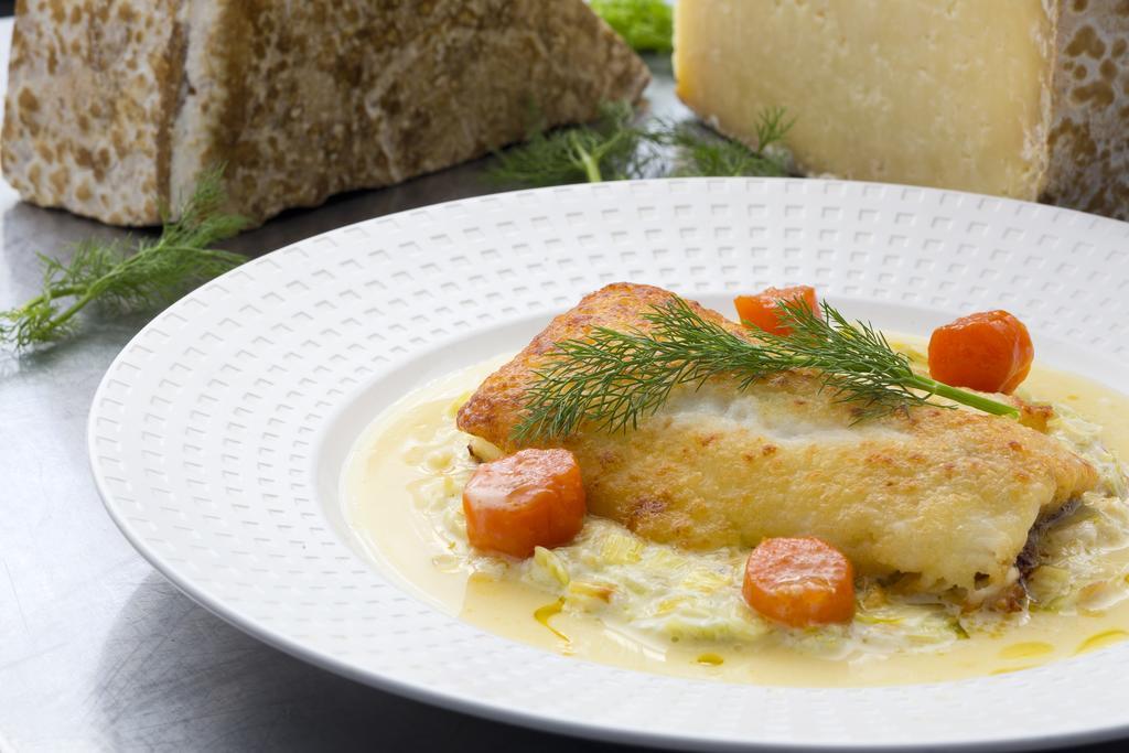 Hotel Du Puy Ferrand , Restaurant La Table De L'Ours Le Mont-Dore Luaran gambar
